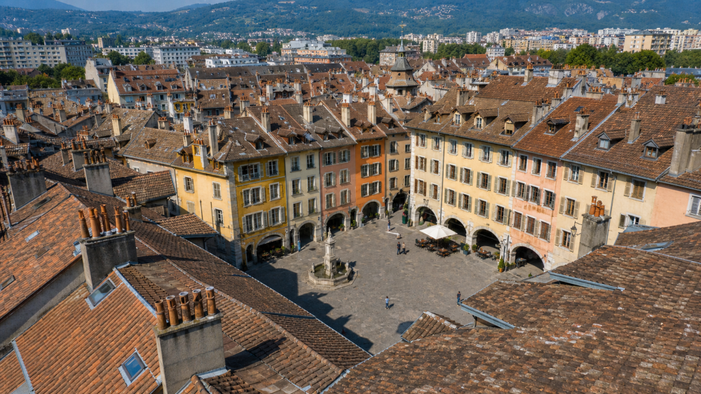 Place Saint-Léger, vue d'ensemble des toits
